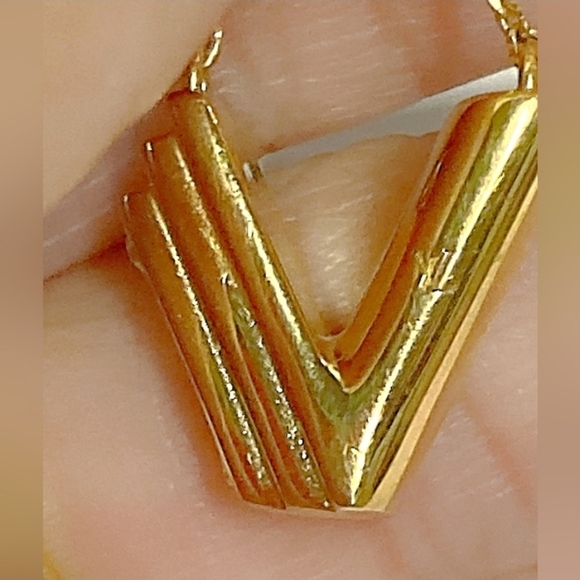 Louis vuitton LV&ME Gold Pendant Necklace / COA - Picture 11 of 15